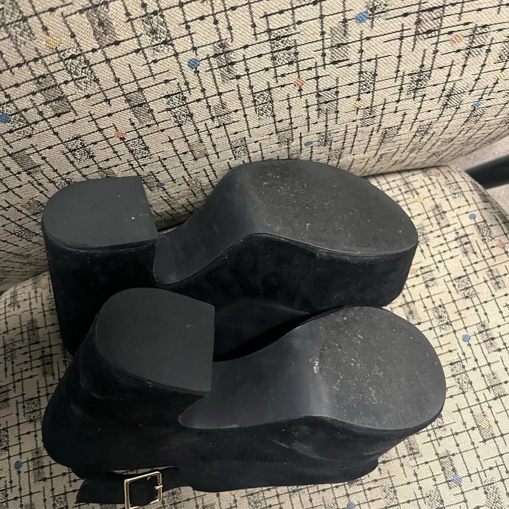 Platform Heels - Picture 6 of 6